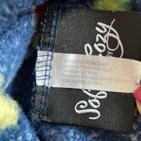 Soft & Cozy Nutcracker 2 piece lounge/ pajama set child size 8-10 - Picture 8 of 17